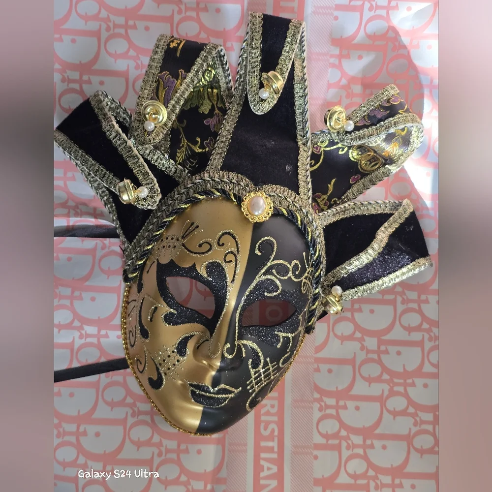 Wearable Masquerade Beautiful Mask Home Decor/ Party Decor NEW